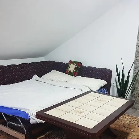 Pyramid Apartment *